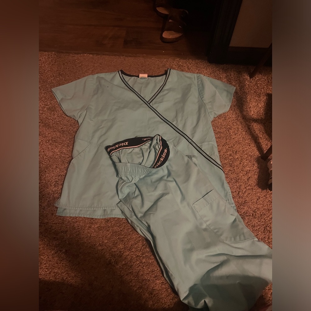 Dickies scrub set